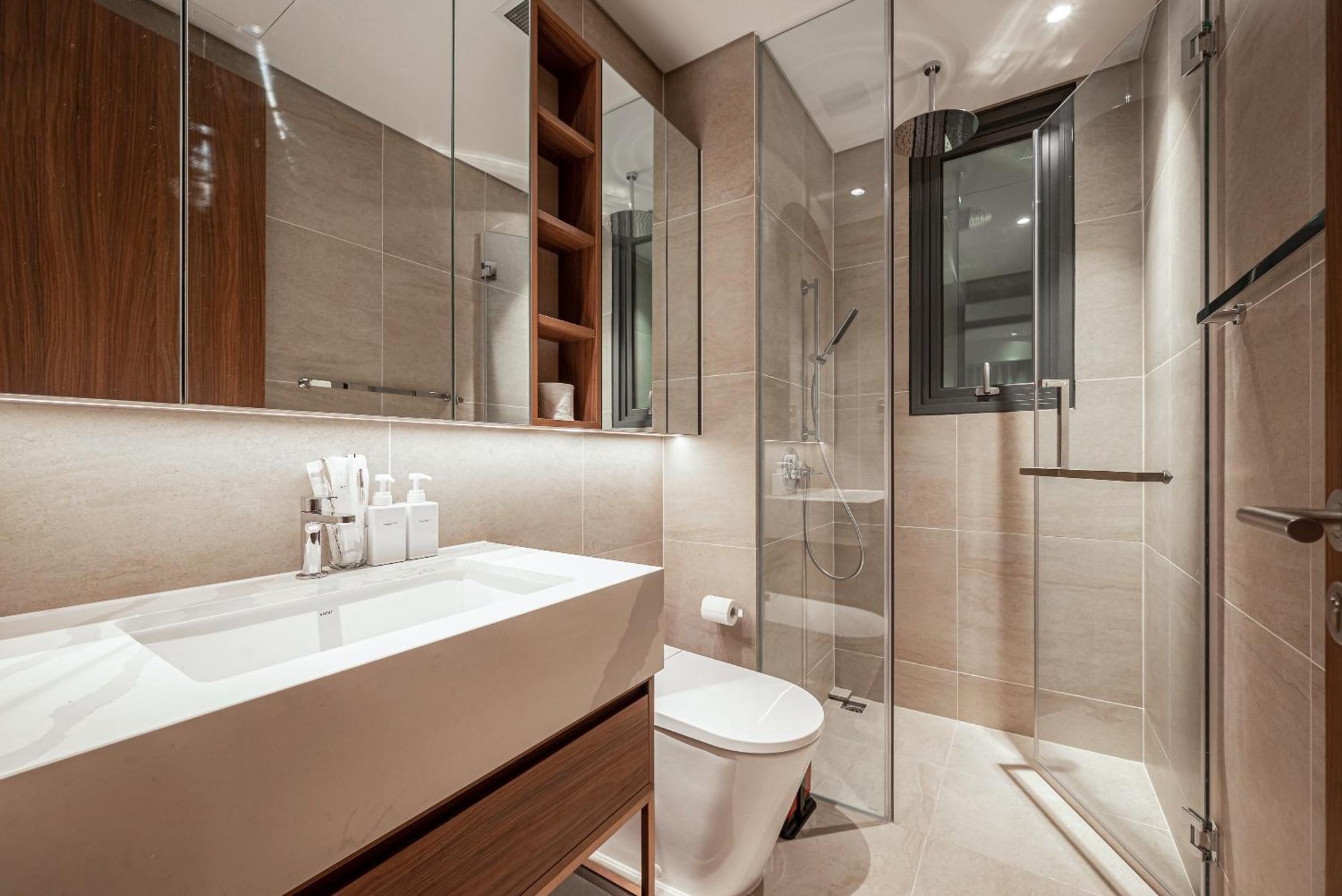 Apartment Saigon The Metropole - Residences Complex - By Svillage 